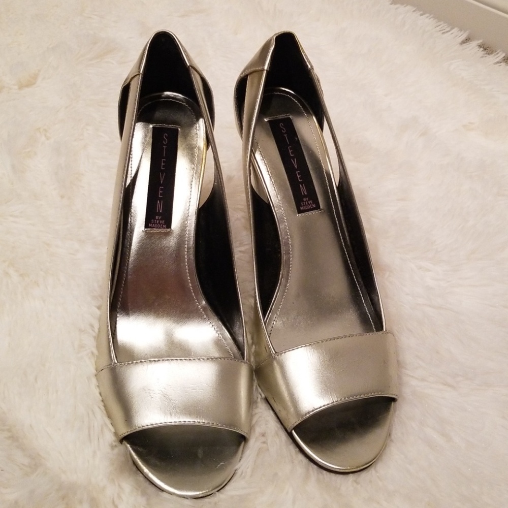 Shoe